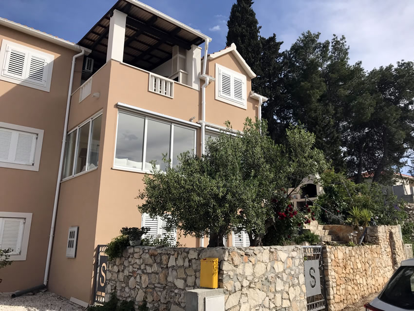 Apartmani Sutivan - Kuća