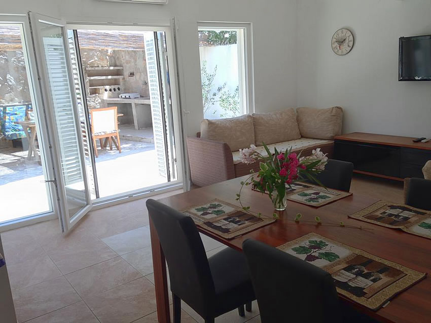 Apartman La Rustica - Izlaz na terasu